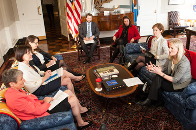 Minister McKenna meets with U.S. environment leaders and experts in Washington (CNW Group/Environment and Climate Change Canada)