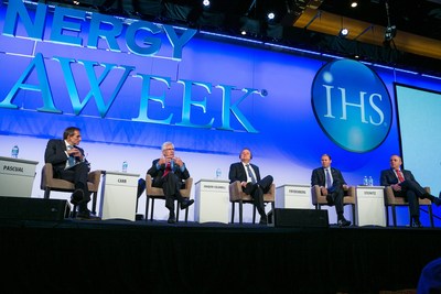 The Honourable Jim Carr, Canada’s Minister of Natural Resources, and international counterparts from Australia, Israel and Mexico participate in a panel discussion during IHS CERAWeek in Houston, Texas, on February 24. (CNW Group/Natural Resources Canada)