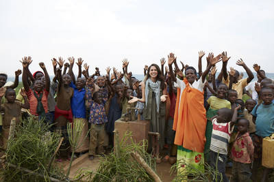 Actor and World Vision Global Ambassador Meghan Markle recently visited Rwanda to see the impact of clean water. (Photo credit: Gabor Jurina) (CNW Group/World Vision Canada)